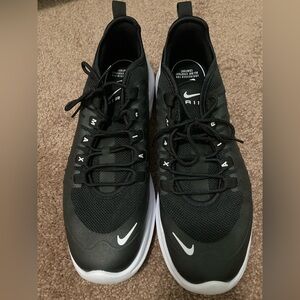 Men’s NIKE AIR Sneakers Size 10 Worn Only 1X